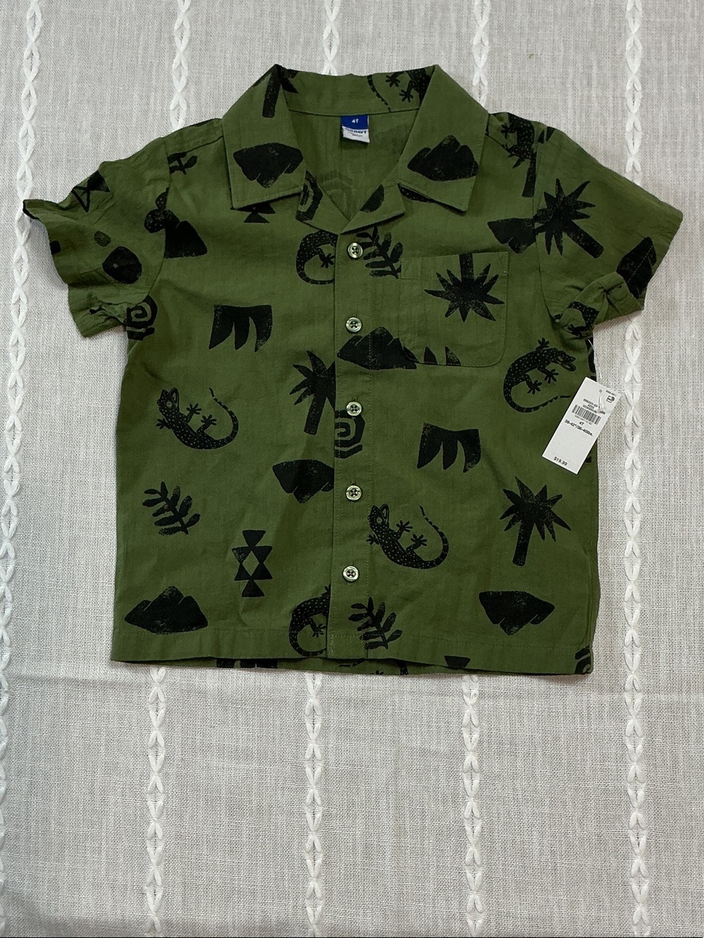 NWT Old Navy Kids Short-Sleeve Button-Up Shirt - Green with Black Print